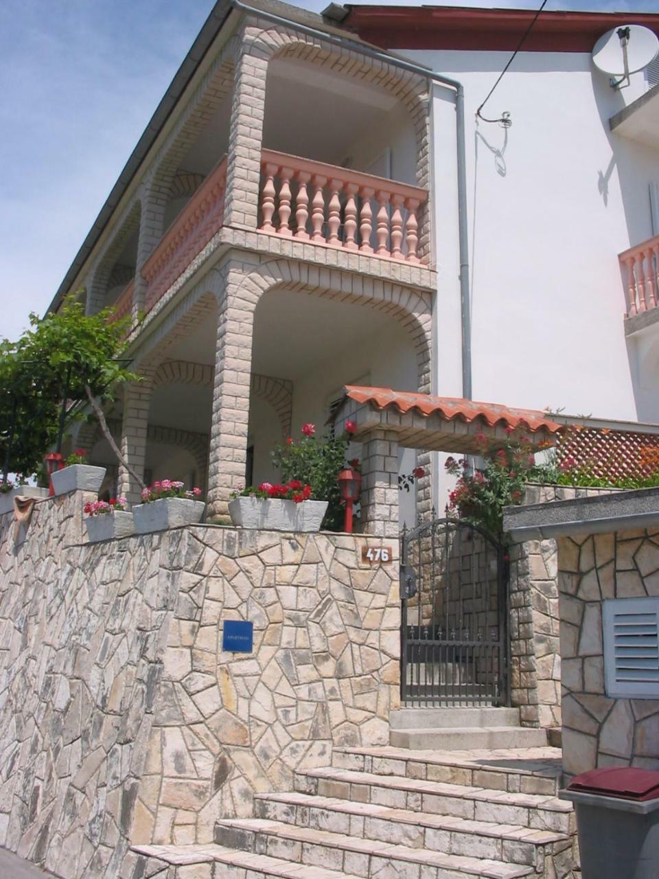 Apartmani Manuela Лопар Экстерьер фото